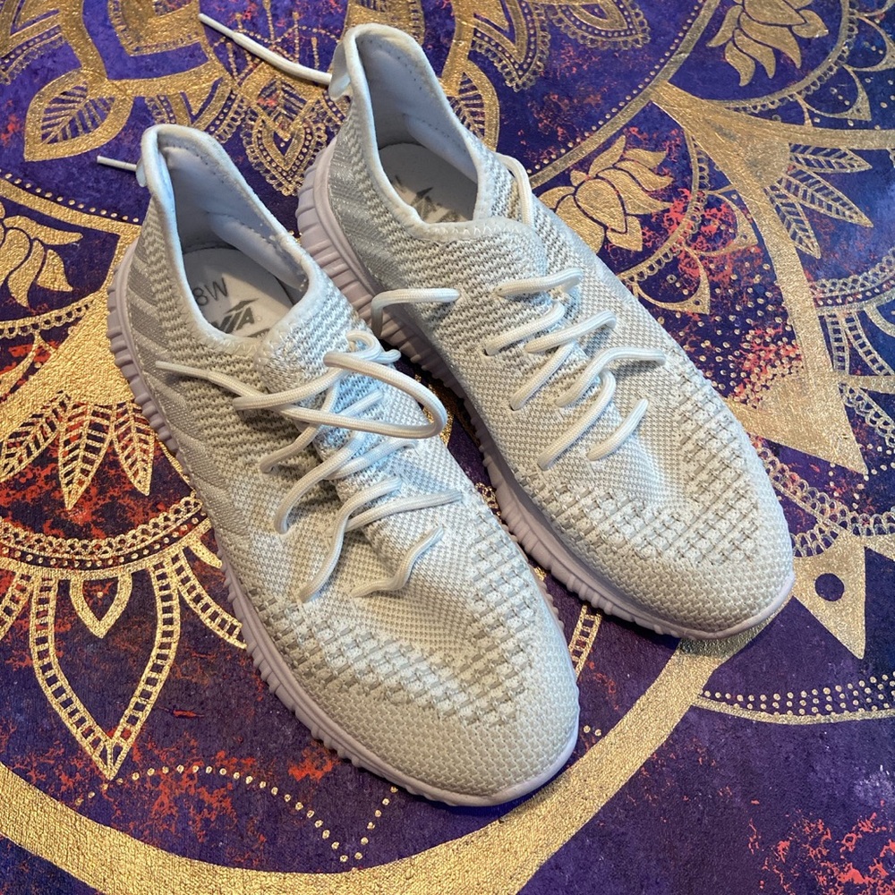 Avia Athletic Shoes